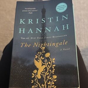 The Nightingale by Kristin Hannah